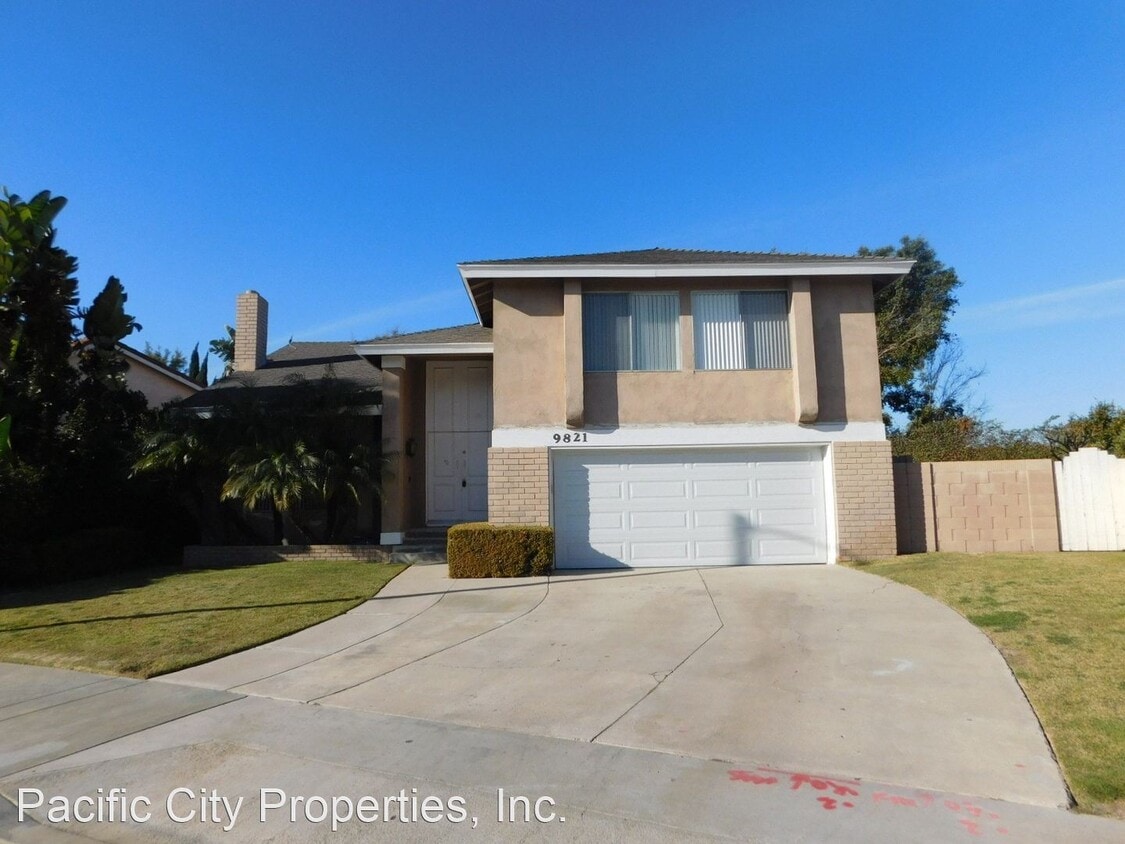 Primary Photo - 6 br, 3 bath House - 9821 Kings Canyon Dr