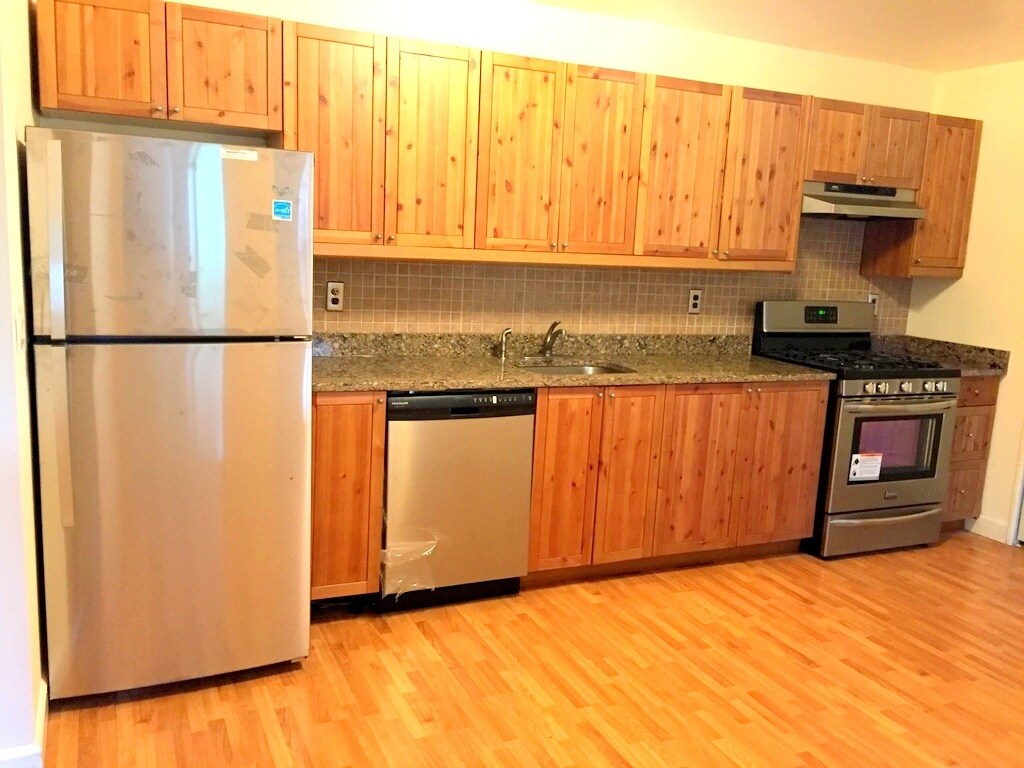 Primary Photo - 1040 Cricket Ln
