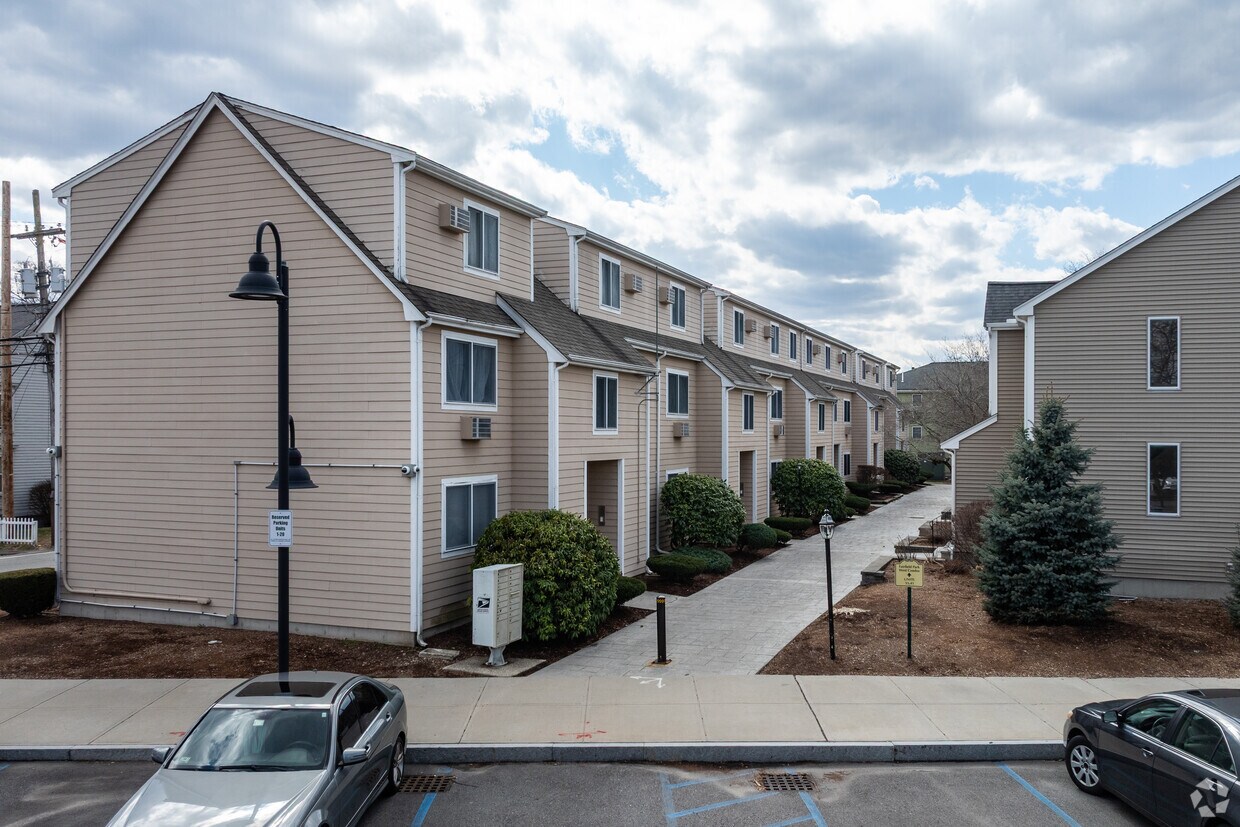 Primary - 42-57 Fairfield Park