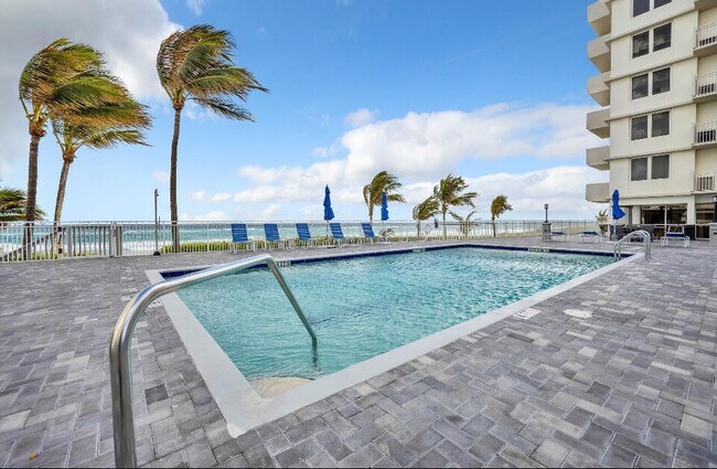 Foto del edificio - 3301 S Ocean Blvd