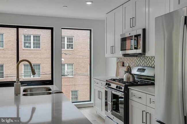 Foto del edificio - 1318 N Franklin St