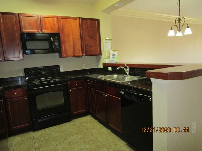 Foto del edificio - 1104 Baldwin Rowe Circle