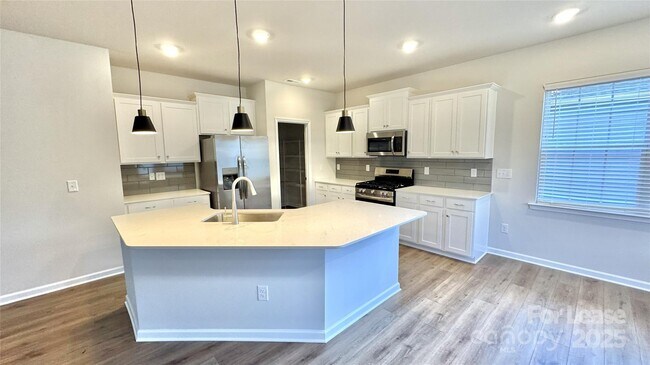 Foto del edificio - 1612 Swallow Tail Dr