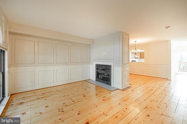 Building Photo - 2703 Stoneham Dr
