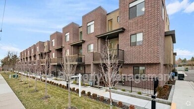 Building Photo - 1428 E Komenda Way