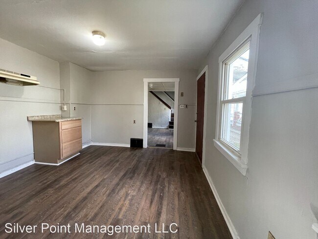 Building Photo - 2 br, 1 bath House - 199 N Laurel