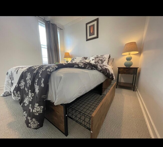Main upper level bedroom - 834 Carroll St