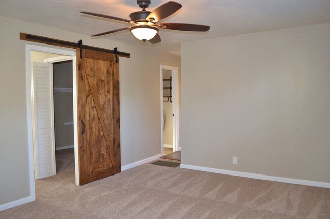 Building Photo - 15900 Matilija Dr