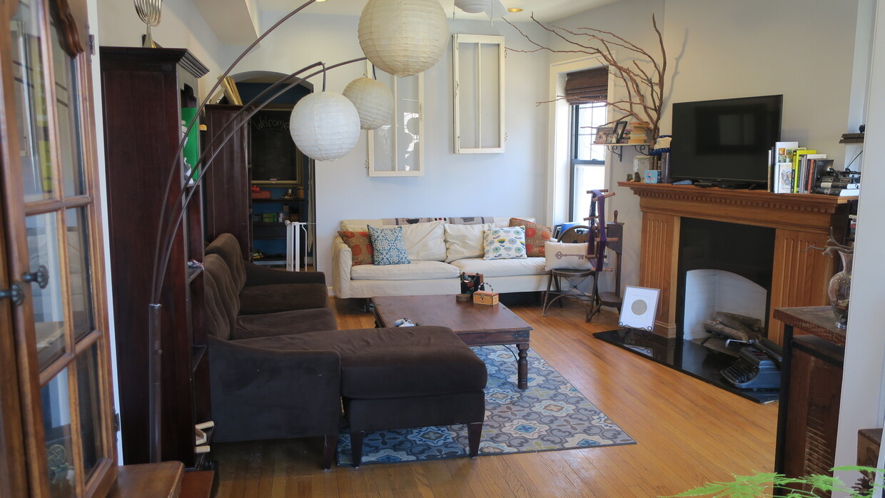 Primary Photo - 1159 W Farwell Ave