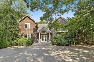 Building Photo - 9 Rosebud Ln