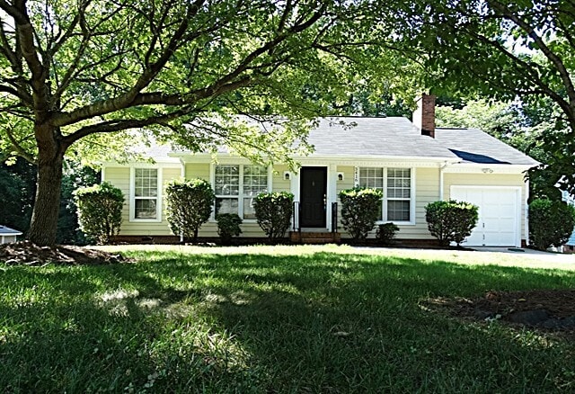 Foto principal - 3416 Armitage Dr