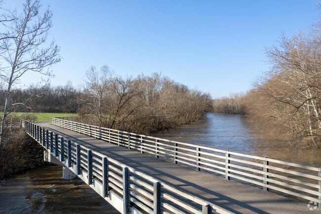 The Olentangy River Parklands boasts more than two miles of bikeway that wind along the Olentangy River, shaded by large sycamore trees.
