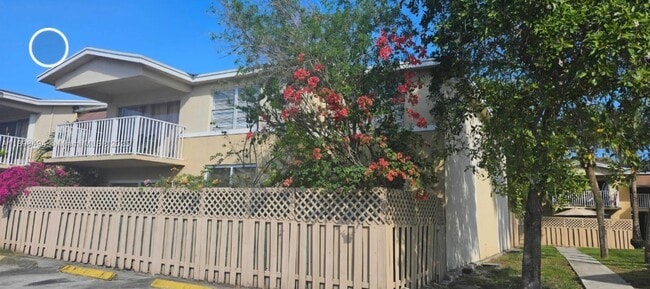 Building Photo - 4210 NW 79th Ave