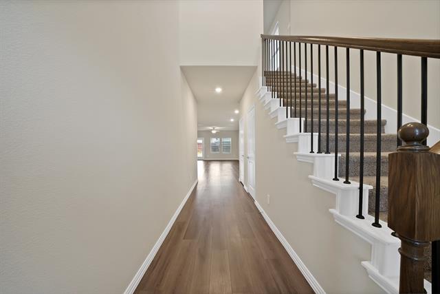 Foto del edificio - 505 Cottage Wood Dr