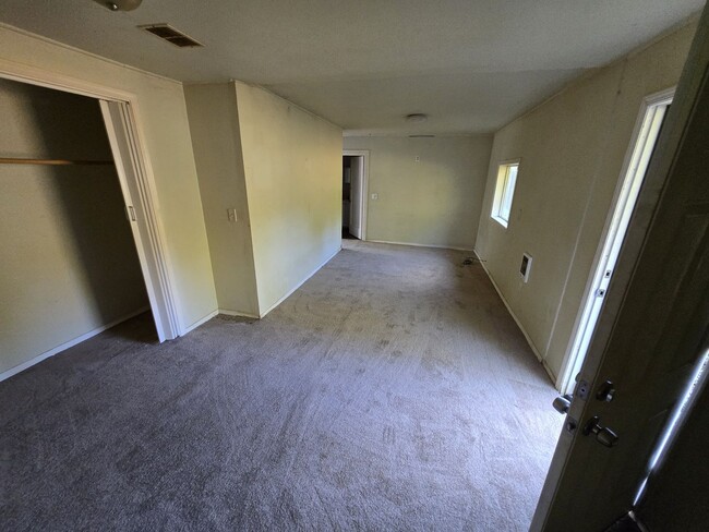 Foto del edificio - 51287 Hatfield Rd