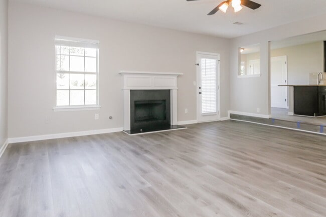 Building Photo - 1103 Village Oaks