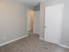 Building Photo - 7916 Pebbleridge Dr