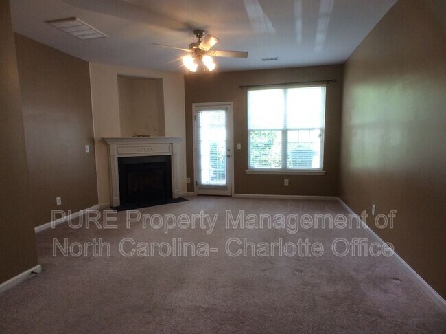 Foto del edificio - 5009 Sunset Ridge Ct