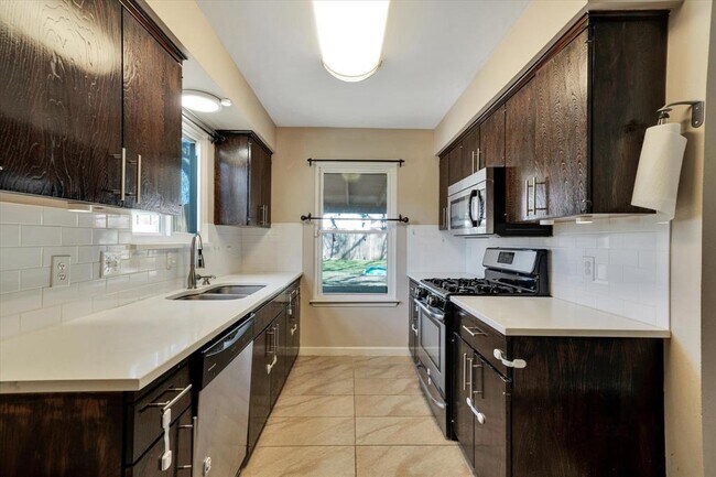 Foto del edificio - 1467 S Meadows Dr