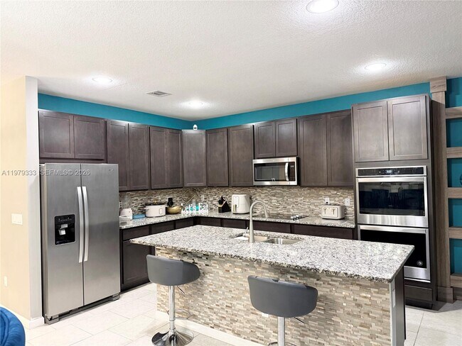 Foto del edificio - 445 NW 36th Ave