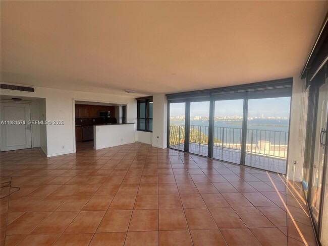 Foto del edificio - 780 NE 69th St