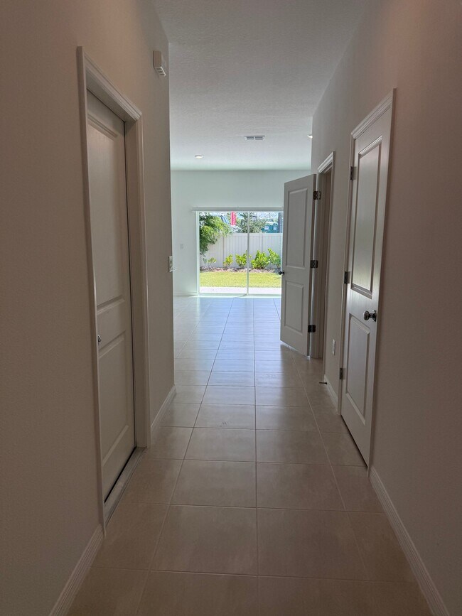 Foto del edificio - 7154 Grand Frst Wy
