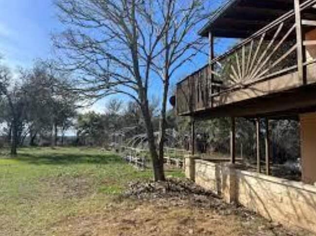 Building Photo - 230 Six Pines Rd