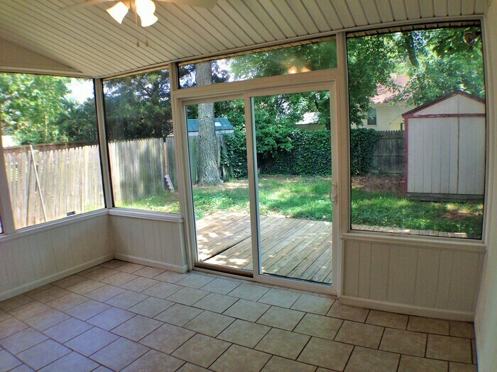 Foto del edificio - COZY YET SPACIOUS 4 BED/2.5 BATH TOWNHOME!...