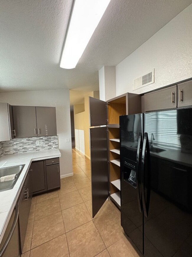 Foto del edificio - Northwest- 3 bedroom/ 2 bathroom single fa...