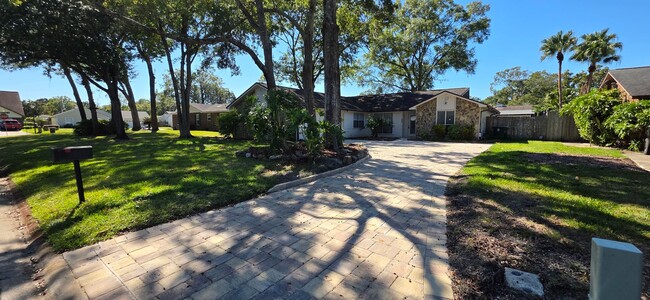 Foto del edificio - Large 4 Bedroom Located in Arlington!