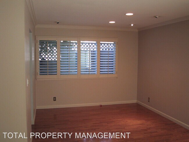 Foto del edificio - 3 br, 2.5 bath House - 120 COLLEGE TERRACE #D
