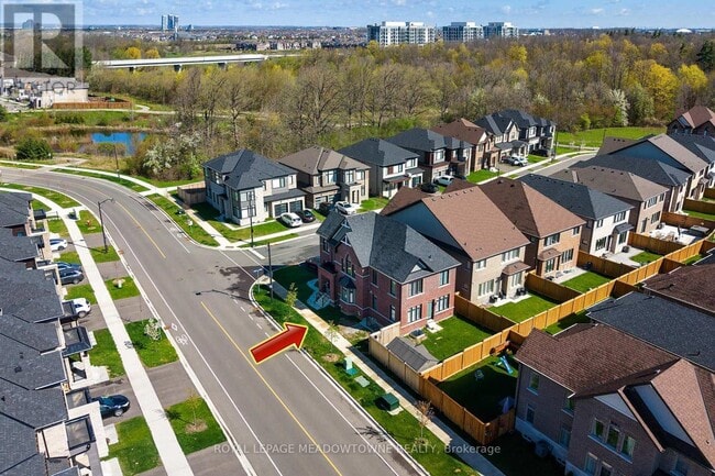 Building Photo - 1410 Wellwood Terrace