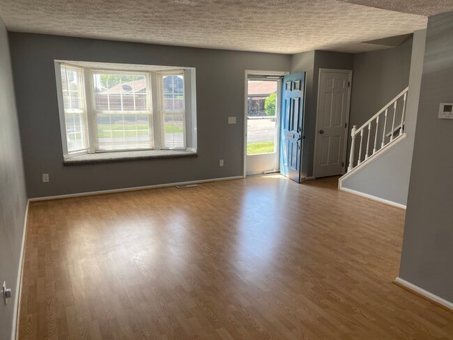 Building Photo - Sunbury Townhome