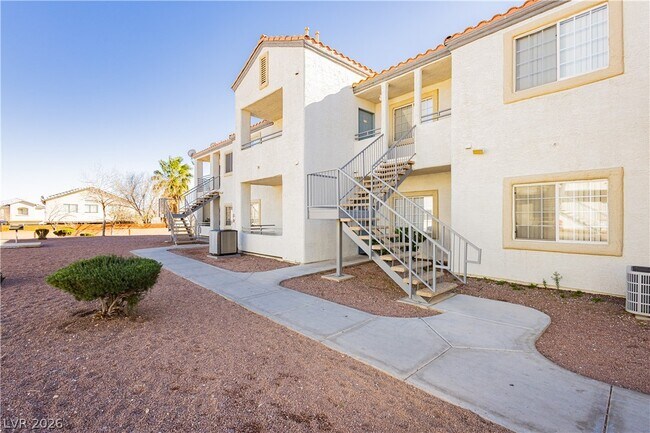 Foto del edificio - 3318 N Decatur Blvd