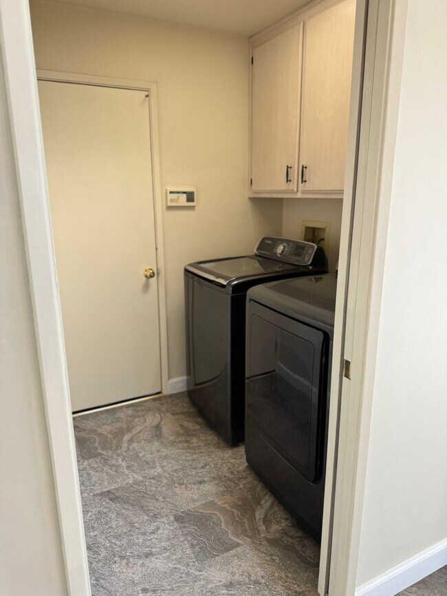 Foto del edificio - 3 bedroom 2 bath home in The Oaks