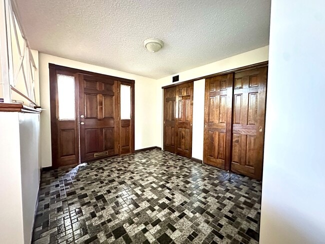 Building Photo - 9316 Laramie Rd