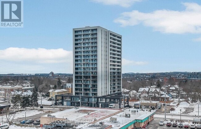 Building Photo - 741 King St W