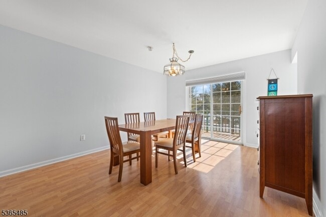 Building Photo - 904 Rhoads Dr