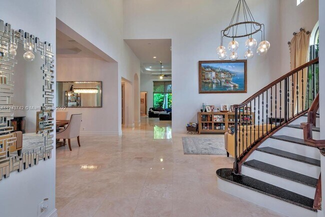 Foto del edificio - 17931 Lake Azure Way