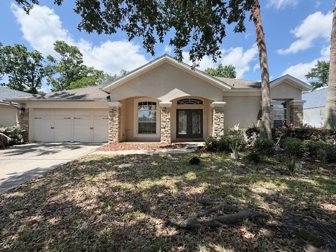 Foto principal - Spacious and well-appointed 4-bedroom, 3.5...