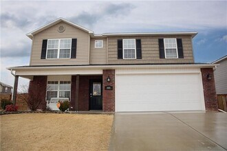 Building Photo - 801 SW Loudon Dr