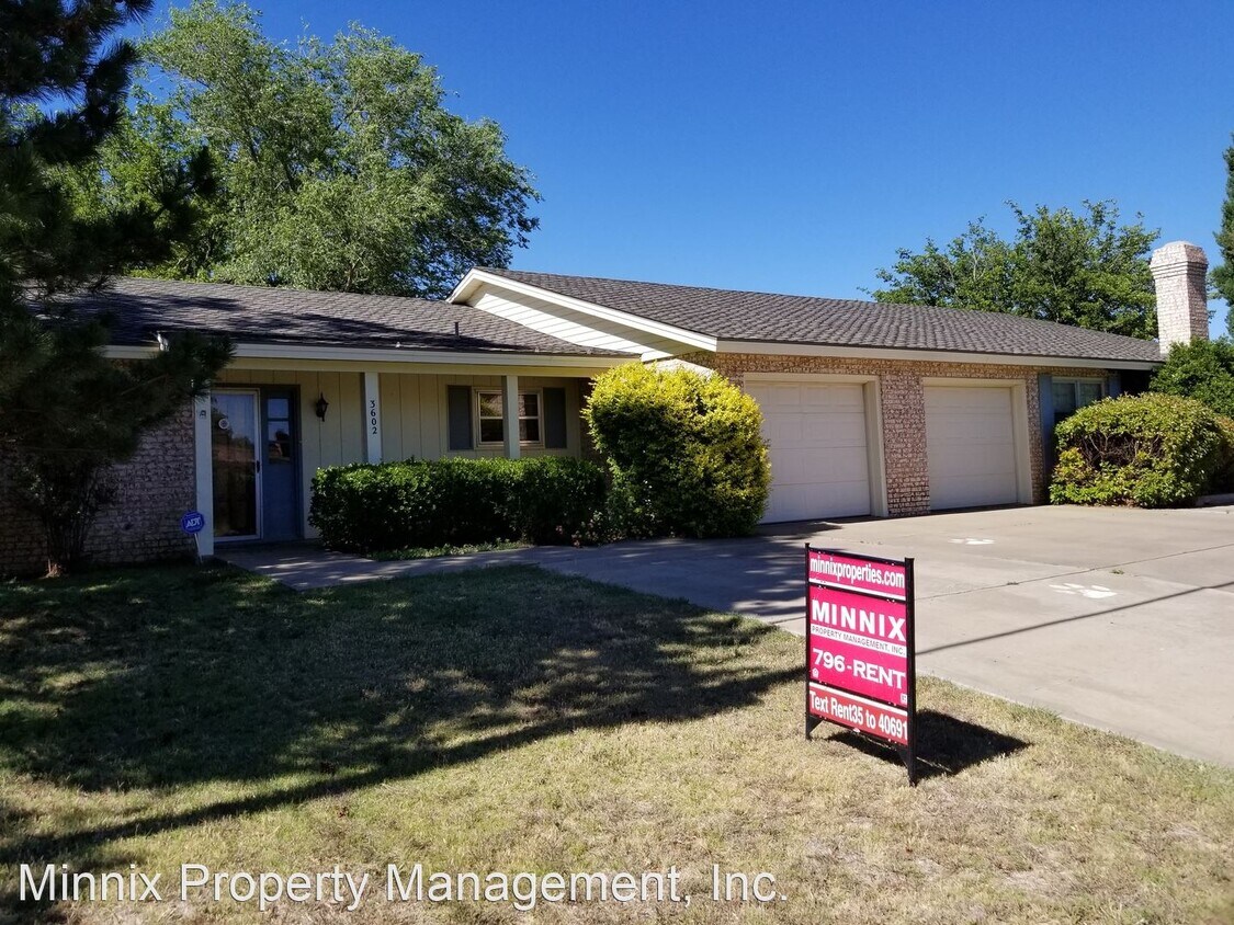 Foto principal - 2 br, 2 bath House - 3602 W. 10th St.