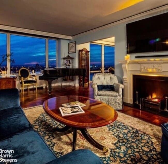 Foto del edificio - 220 Riverside Blvd