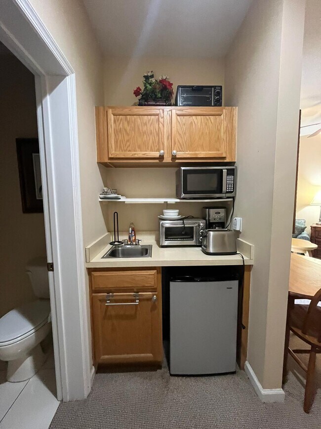 Foto del edificio - 8306 Mulligan Cir