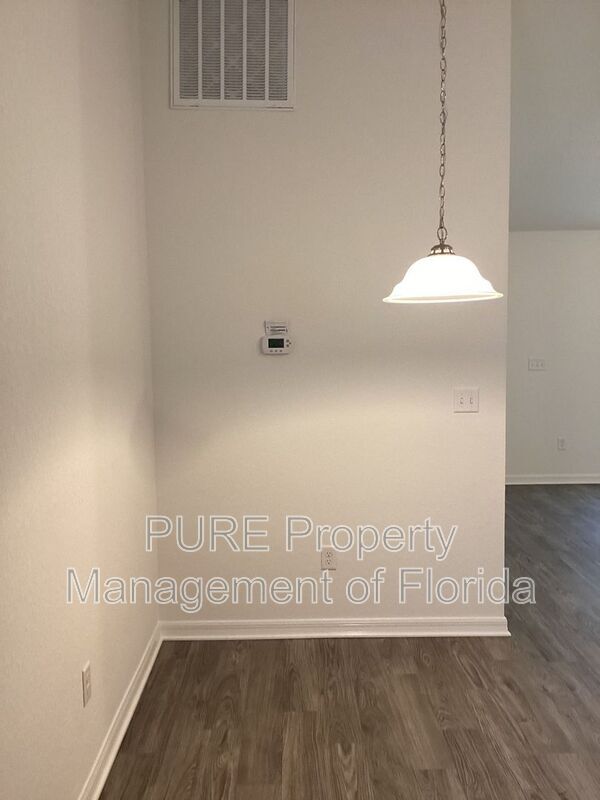 Foto del edificio - 213 Locust Ln Dr