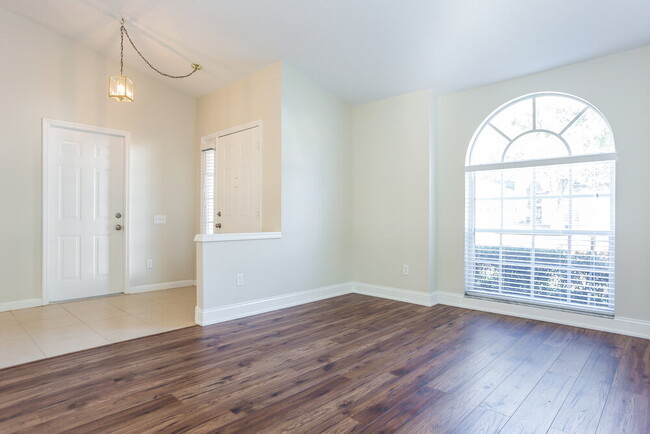 Building Photo - 354 Hanging Moss Cir