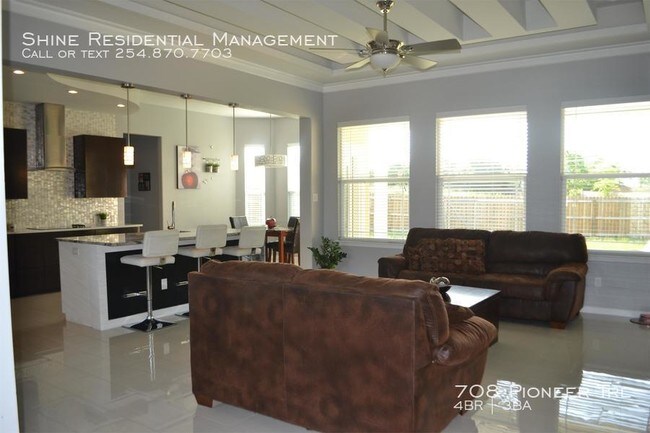 Foto del edificio - 708 Pioneer Trail