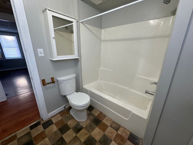 Foto del edificio - 710 W Kilgore Ave