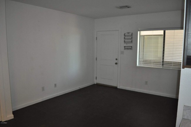 Building Photo - 3034 N 35th St