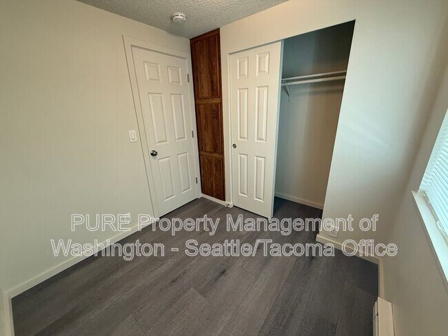 Foto del edificio - 907 SW Holden St